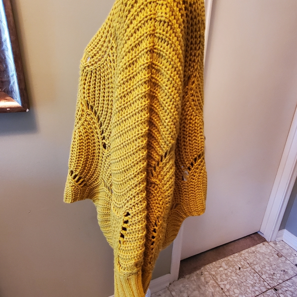 Sweater - Picture 3 of 10